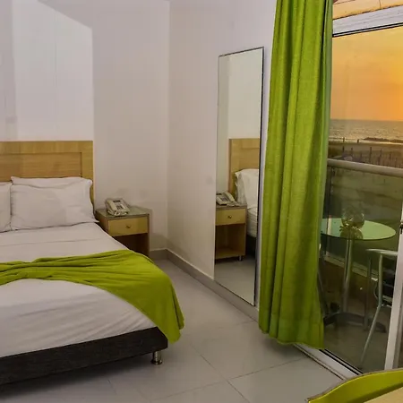Isla Capri Hotel 3*