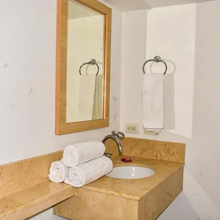 Hotel Isla Capri 3*